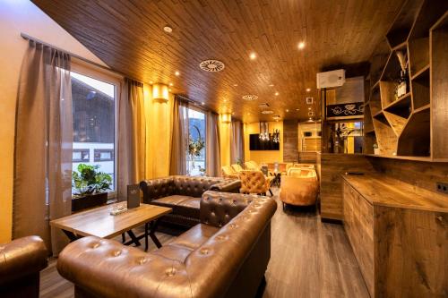 Pub/Lounge, Schlosshotel Lacknerhof in Griessenkar