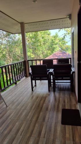 Balcony/terrace, PawPaw Resort in Hua Thanon