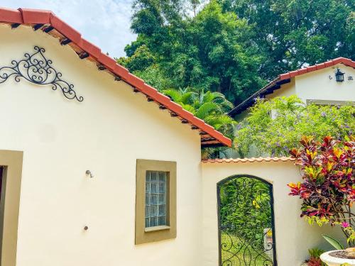 Exterior view, La Mancha in Southbroom