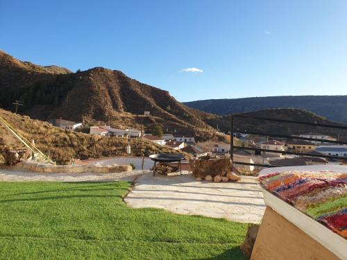Iekārtas, Creatively designed CaveHouse with jacuzzi in Gorafe