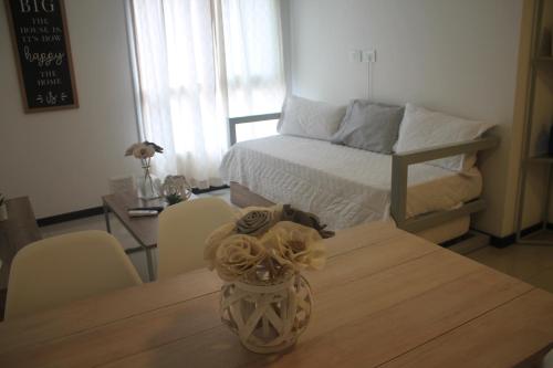One-Bedroom Apartment image 6