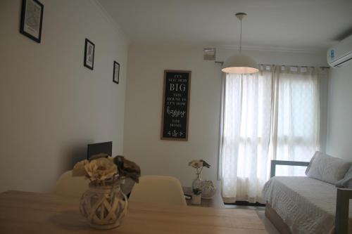 One-Bedroom Apartment image 5