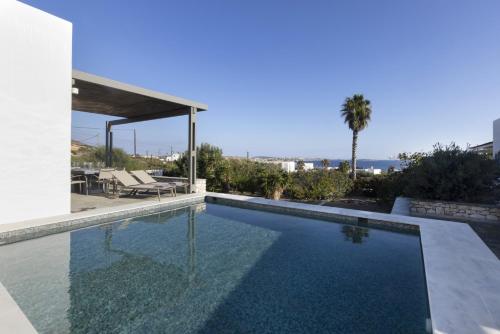 สระว่ายน้ำ, Villa Rinia - seaview villa in เกาะเพรอส