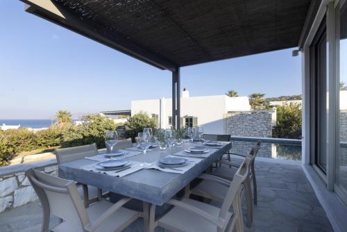 ระเบียง/ชานเรือน, Villa Rinia - seaview villa in เกาะเพรอส