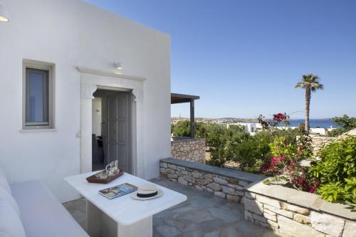 ระเบียง/ชานเรือน, Villa Rinia - seaview villa in เกาะเพรอส