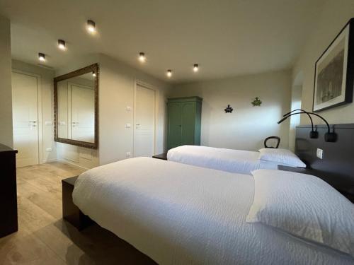 Twin Room with Private Bathroom