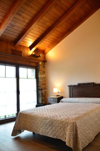 2 bedrooms, 4 beds