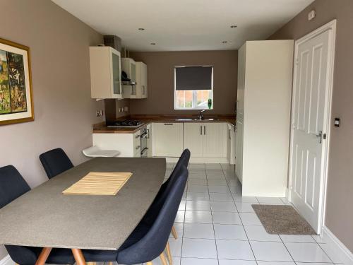 Fasilitas, Stunning Large Detached Gloucester, 4 beds, 3 bedroom, 2 bathroom property, Nr Chelt, The Docks and  in Gloucester