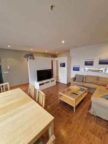 Exterior view, Eyjasol Apartments in Árbær