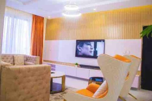 Luxurious 2 bedroom Apartment with 24/7 light&pool