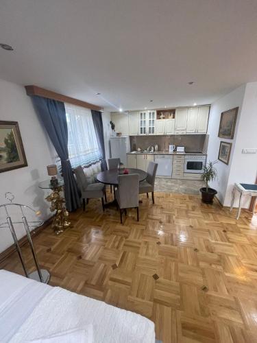 virtuve, Petrov konak - apartman Aleksandra in Majdanpeka
