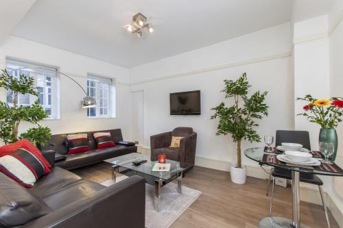 Club Living - Liverpool Street Apartments, , London