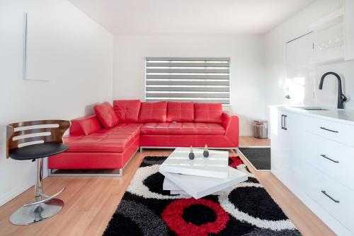 Spacious & Modern by the Beach in Vait Rokas (BC)