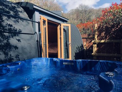 River Side Cabin with Hot tub Snowdonia