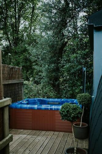 River Side Cabin with Hot tub Snowdonia