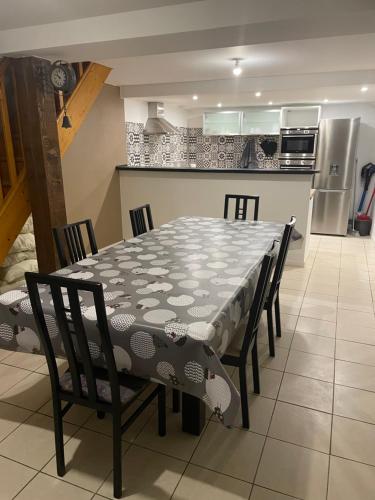 設施, L’oustal in 聖費利克斯洛拉蓋