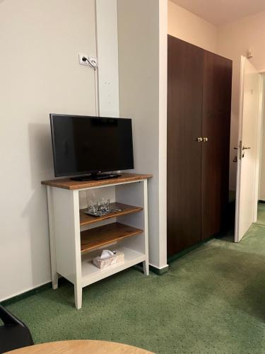 1 twin bed