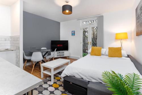 FLATZY - Stylish Abode on Doorstep of Sefton Park *10 minutes to Centre* near Oomoo