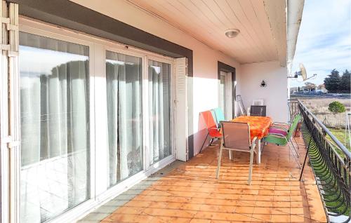 Nice apartment in Nissan-lez-Enserune with 3 Bedrooms and WiFi