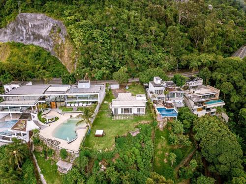 Casa na costeira com vista para o mar