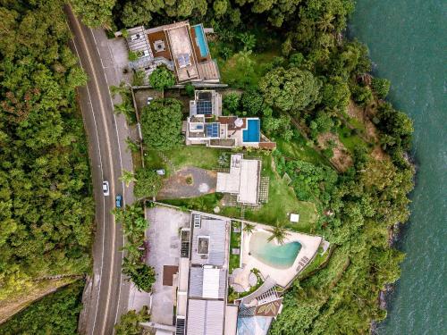 Casa na costeira com vista para o mar