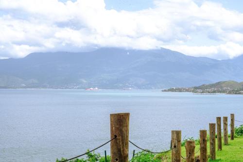 Casa na costeira com vista para o mar