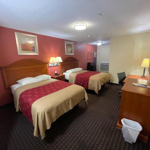 2 double beds