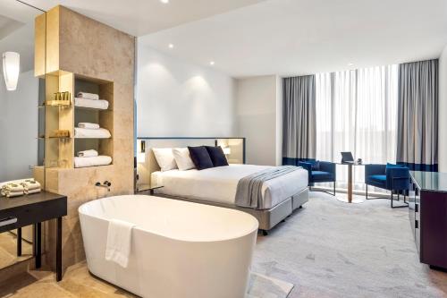 room detail thumbnail 1