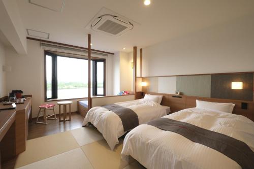 Room with Tatami Area & Self Foldings Moon View Bed - River View - Non-Smoking