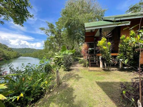 Mangrove bungalow & restaurant Koh Kood