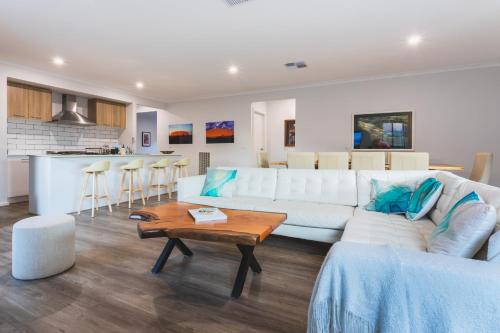 Sauna, King Beds, Tranquility Base Fun Large Home, St Leonards (foto 9)