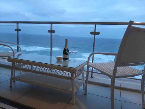 601 The Bermudas 3 bedroom beachfront Umhlanga Rocks