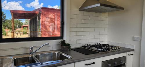 virtuve, New Horizons Farm Stay in Allendale