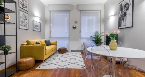 JOIVY Elegant 1 BR Apt in front of the Sforzesco Castle, Milan