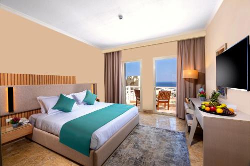 薩赫哈希什阿吉拉度假村 (AJIRA Resort Sahl Hasheesh) in 薩拉哈西斯