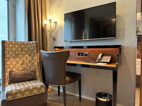 422809534 Tivoli Hotel