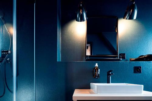 Design Double Room & Kitchenette image 1