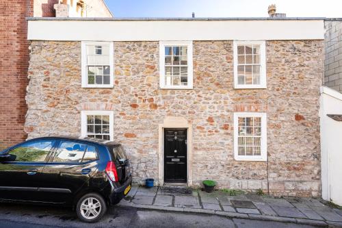 Fabulous 2 bedroom cottage in fantastic Clifton - Simply Check In