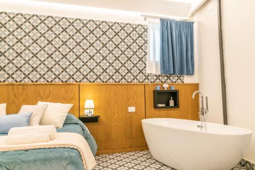  Community Rooms & Wine in Favara