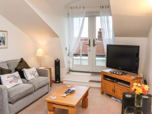 Sunset View, Whitby (photo 7)