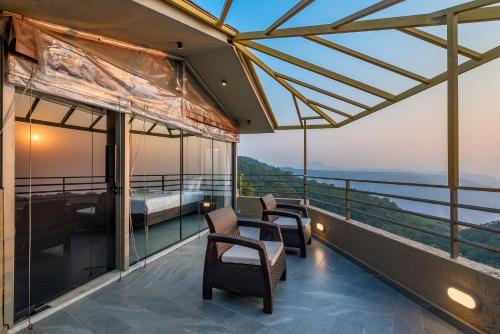 SaffronStays HeavOne Trio - 3BR villa with terrace, BBQ, WiFi & panoramic valley views near Tiger Point, Lonavala - Admal