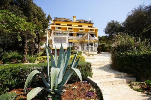 Room in Rovinj with terrace, air conditioning, W-LAN 81-6, Ровинь (фото 8)