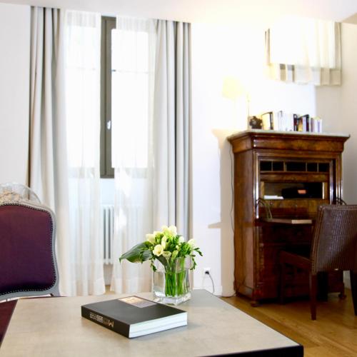 Deluxe One-Bedroom Apartment - 34m2