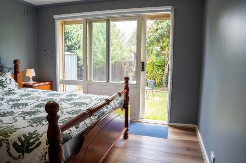 Cosy 4 Bedroom Holiday Home - Melbourne Airport