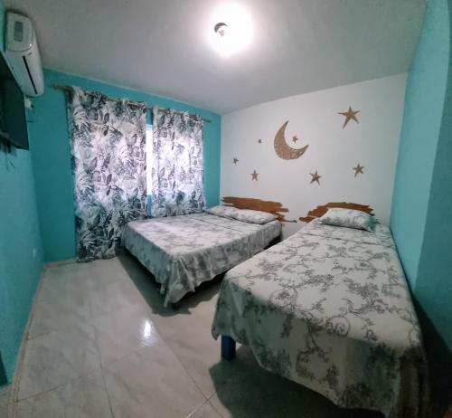 1 double bed, 1 twin bed
