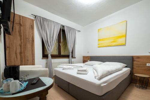 1 queen bed