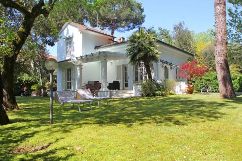  Villa Poveromo in 54037 Massa