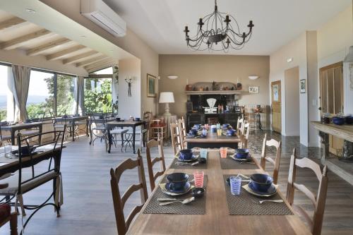 Le Clos Du Buis 2