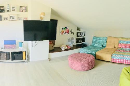2 Story, 5 Bedroom, 3 Bath Flat, Steps from the Beach & Cliff Walk, Llafranc (foto 6)