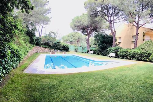 2 Story, 5 Bedroom, 3 Bath Flat, Steps from the Beach & Cliff Walk, Llafranc (foto 8)